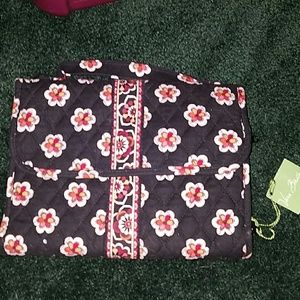 Vera Bradley Jewelry Roll-pirouette design