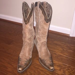 Ariat cowgirl boots