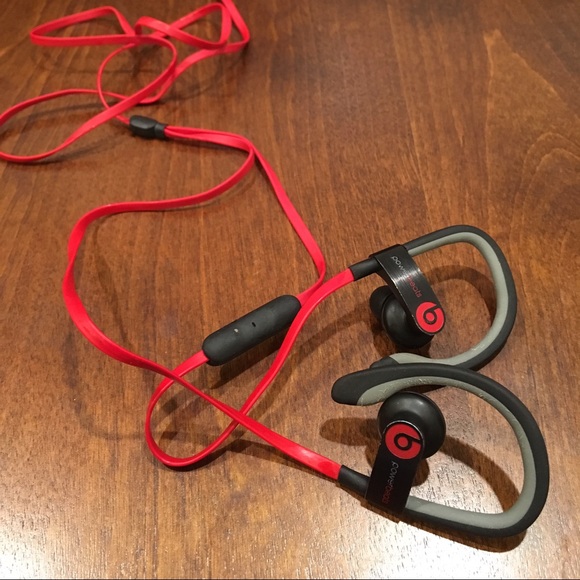 🚫SOLD🚫Power beats: Beats Earbud Headphones
