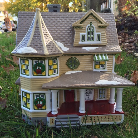 The Original Snow Village, The Doctor's House