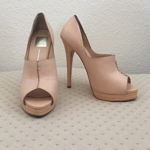 Dolce vita patten leather pumps