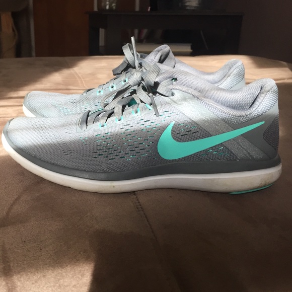 Size 7.5 Nike running shoes