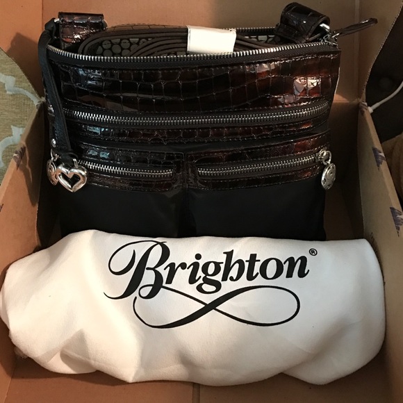 New Brighton "Go Go" messenger purse