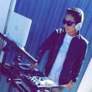 Meet your Posher, Eli