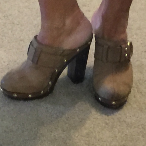Jessica Simpson suede platform mule clogs
