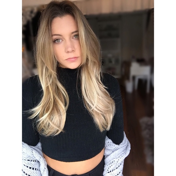 ••SALE••Sophie crop