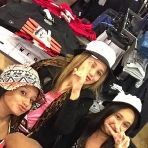 Meet your Posher, Aysia