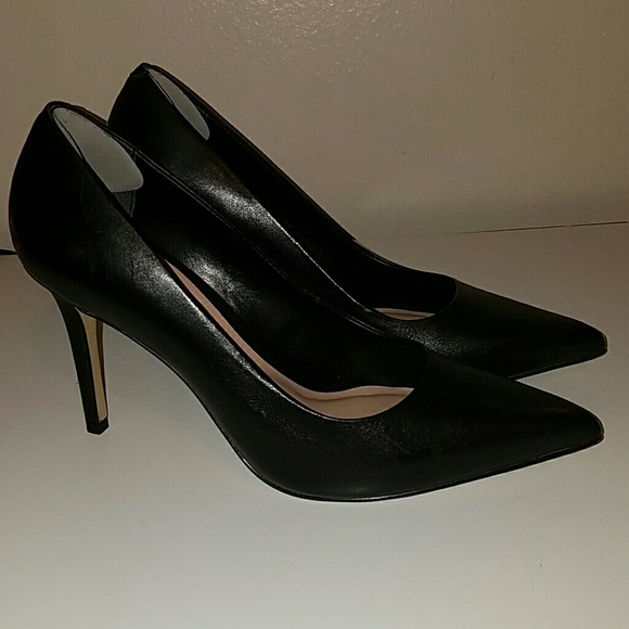 Heels on point (worn once)