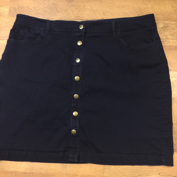 Jones New York Dresses & Skirts - Jones New York black mini skirt size 20W.