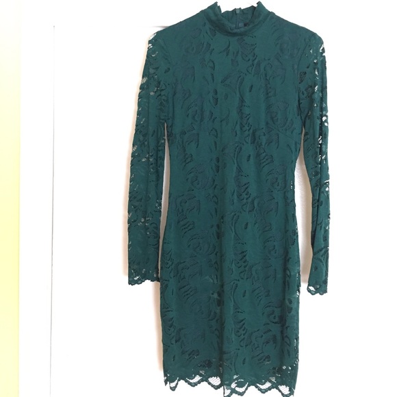 Green long sleeve lace dress