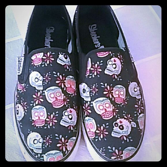 Nice sketchers sneakers