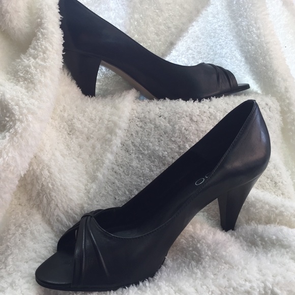 Aldo Black Leather Open Toe Kitten Heels