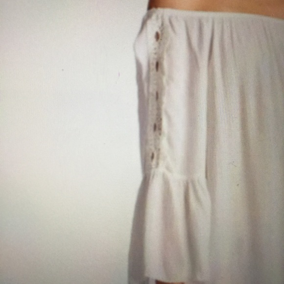 Off Shoulder Top - Picture 3 of 3