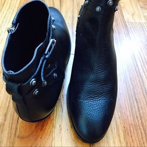 Halogen ankle boots. NWT