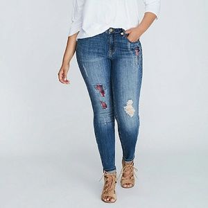 DISTRESSED PLAID SKINNY JEAN