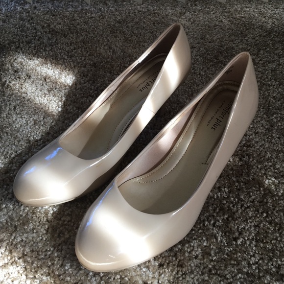Comfy heels worn once