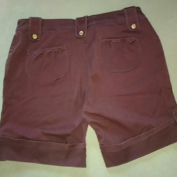 Shorts - Picture 2 of 3