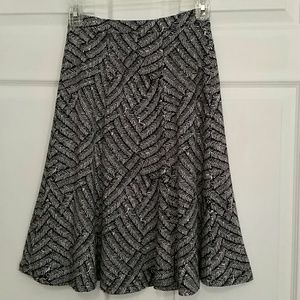 Black & White Skirt -size M