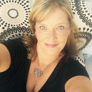 Meet your Posher, Angie