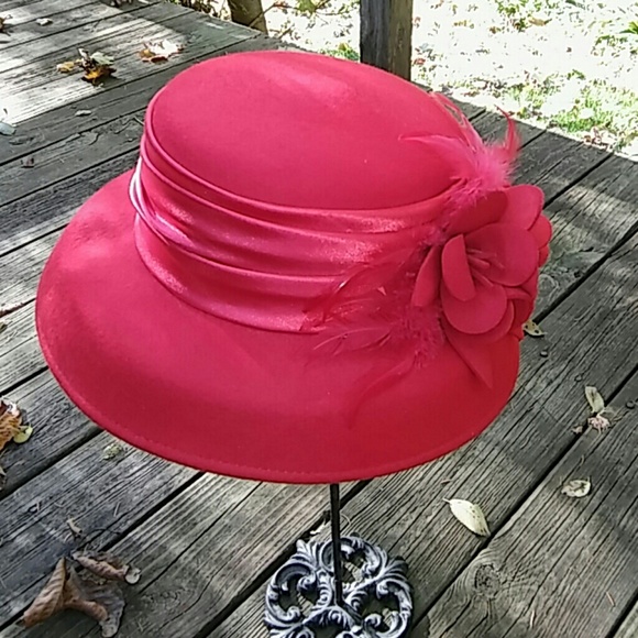 GORGEOUS red felt dressy hat attn: Red Hat Society