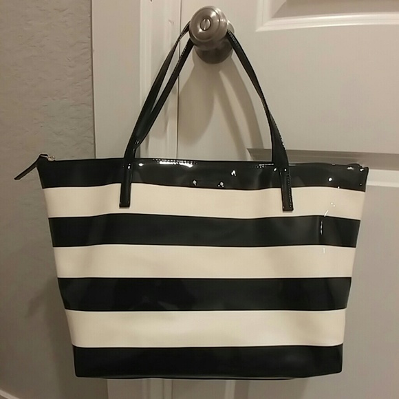 kate spade Handbags - Kate Spade Penn Valley Striped Sophie Tote