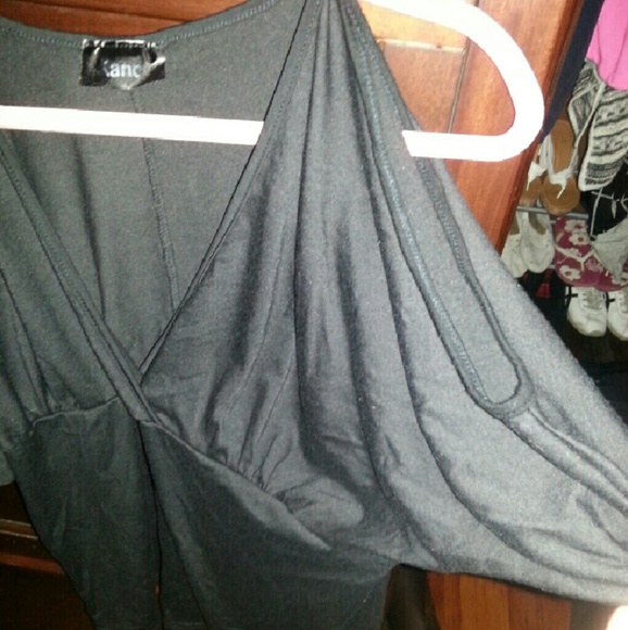 Open shoulder top - Picture 2 of 3