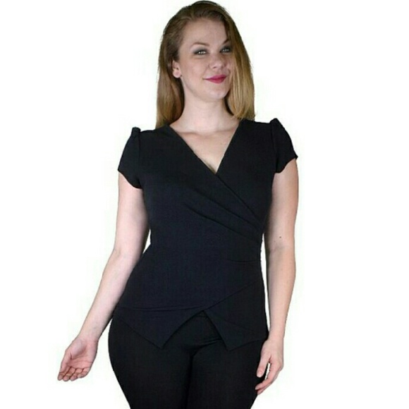 ✔last one✔Short Sleeves Asymmetric Hem Top