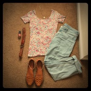 💐Pretty Floral Top💐