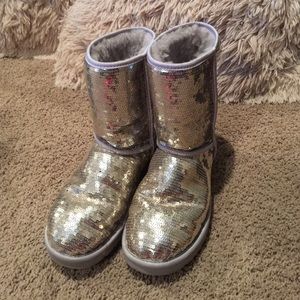 Silver ugg boots size 8.5