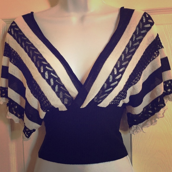 70% OFF! Forever 21 black and white top