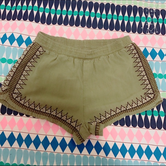 Abercrombie green shorts