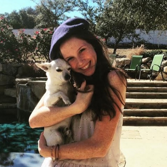 Meet your Posher, Chloe