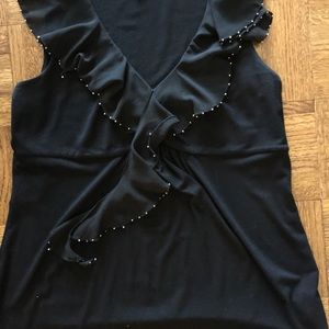 Black cotton blend tee with ruffles