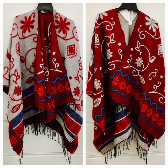 Treska Floral Print Reversible Ruana NWT