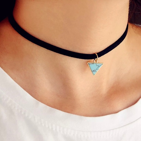 🌸🌸ʟᴀsᴛ🌸🌸 Turquoise Triangle Black Suede Choker - Picture 2 of 7