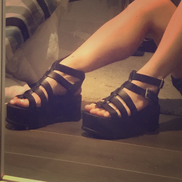 flatform gladiator sandals