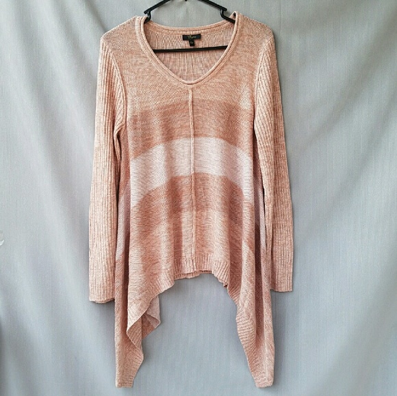 Bloomingdale's Sweaters - REDUCED ⤵Cupio Blush Flowy Sweater
