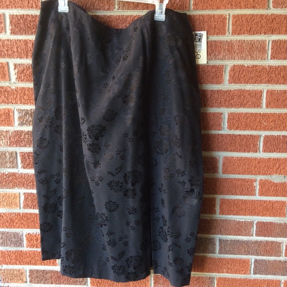 Anise black skirt Size 22