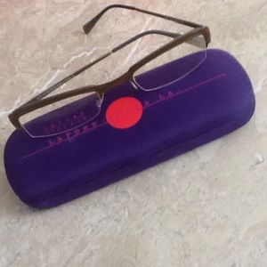 Lafont frame. Can put your own prescripttion.