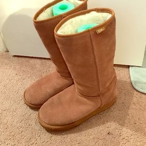 EMU boots
