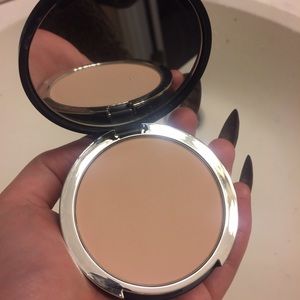 Kat Von D Lock-It Tattoo powder foundation