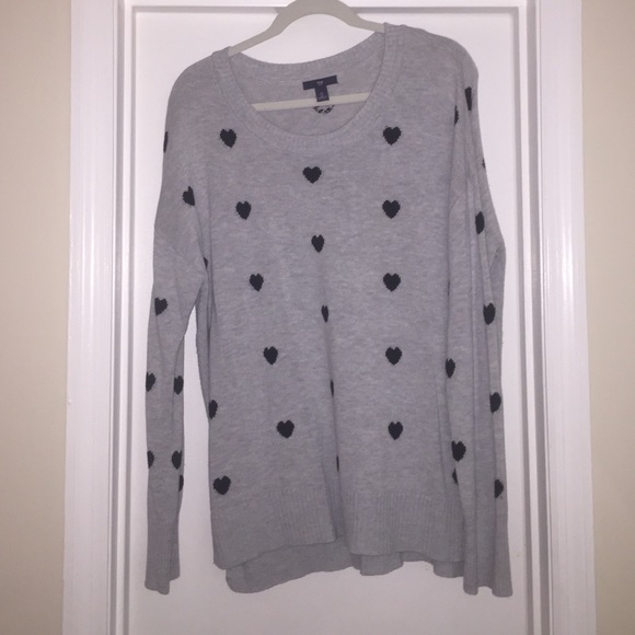 Gap long sleeve sweater. Grey with black hearts.