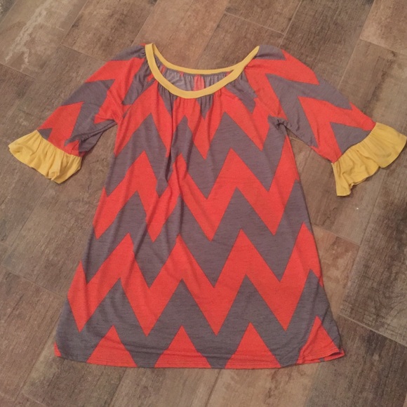 NWOT Chevron top