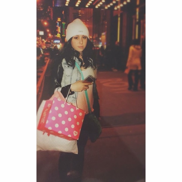 Meet your Posher, Madi - Picture 5 of 8