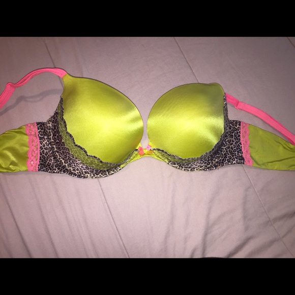 Victoria secret very sexy push up