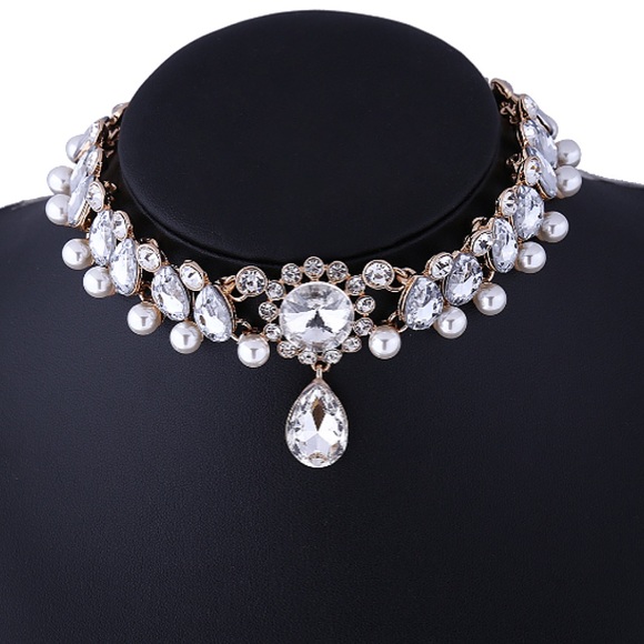 Jewelry - Rhinestone Pearl Choker