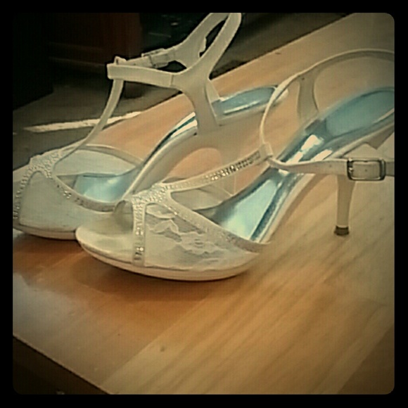 Beautiful Davids bridal shoes