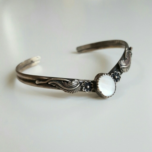 Vintage Jewelry - Native American Cheveron Feather Flower Bangle