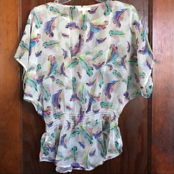 🎀 Sheer White W/Multi Color Feather Blouse 🎀 - Picture 2 of 4