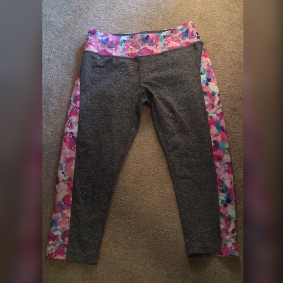 LuLaRoe Pants - SOLD Lularoe size small jade workout capris